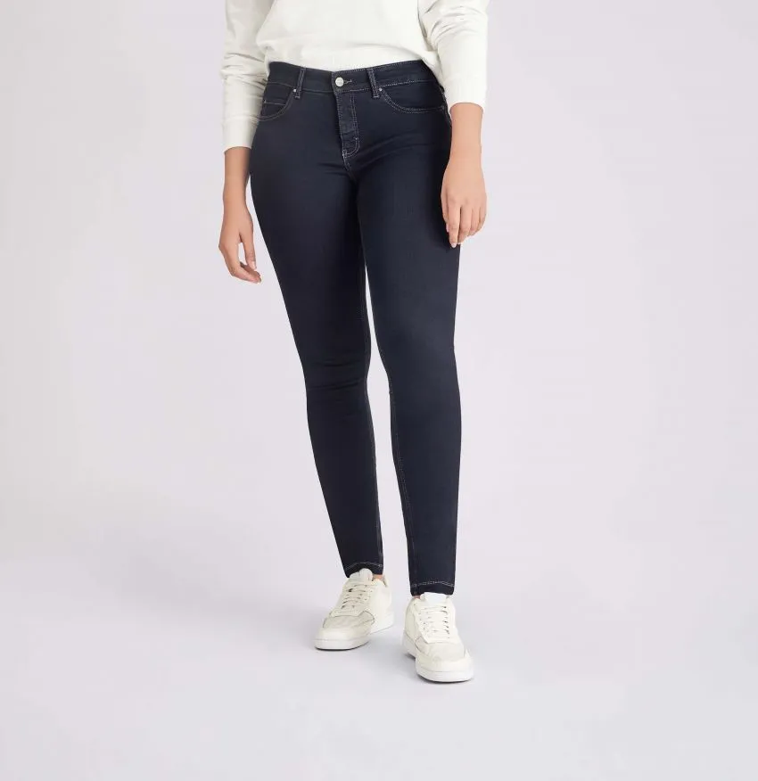 MAC <BR>
Skinny Jeans <BR>
Dark wash Denim <BR>